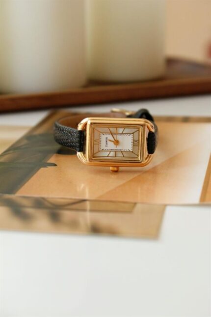 <tc>Montre femme en cuir noir Abelia</tc>