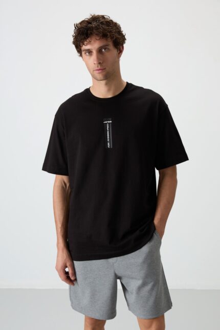 <tc>T-shirt pour homme à coupe oversize, imprimé, en coton 100 % avec une texture douce et épaisse - 88360_x000D_

</tc>