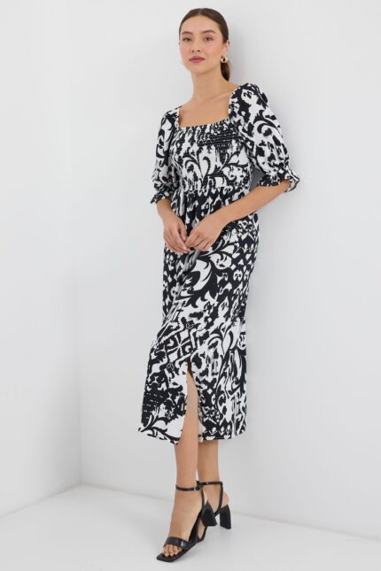 <tc>Robe à motif avec fente 2512.</tc>