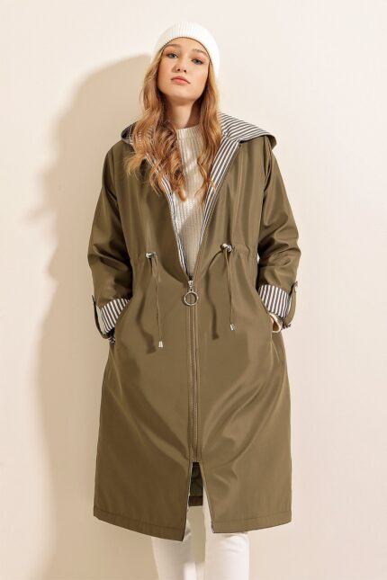 <tc>Trench-coat à capuche et taille froncée 9091

</tc>