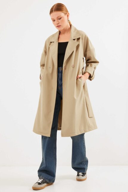 <tc>Trench-coat à col croisé avec doublure, modèle 9104.</tc>