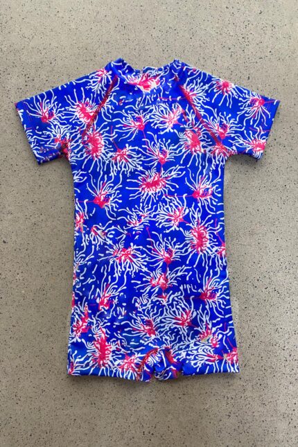 maillot de bain une pièce pour enfant avec short en aquarelle